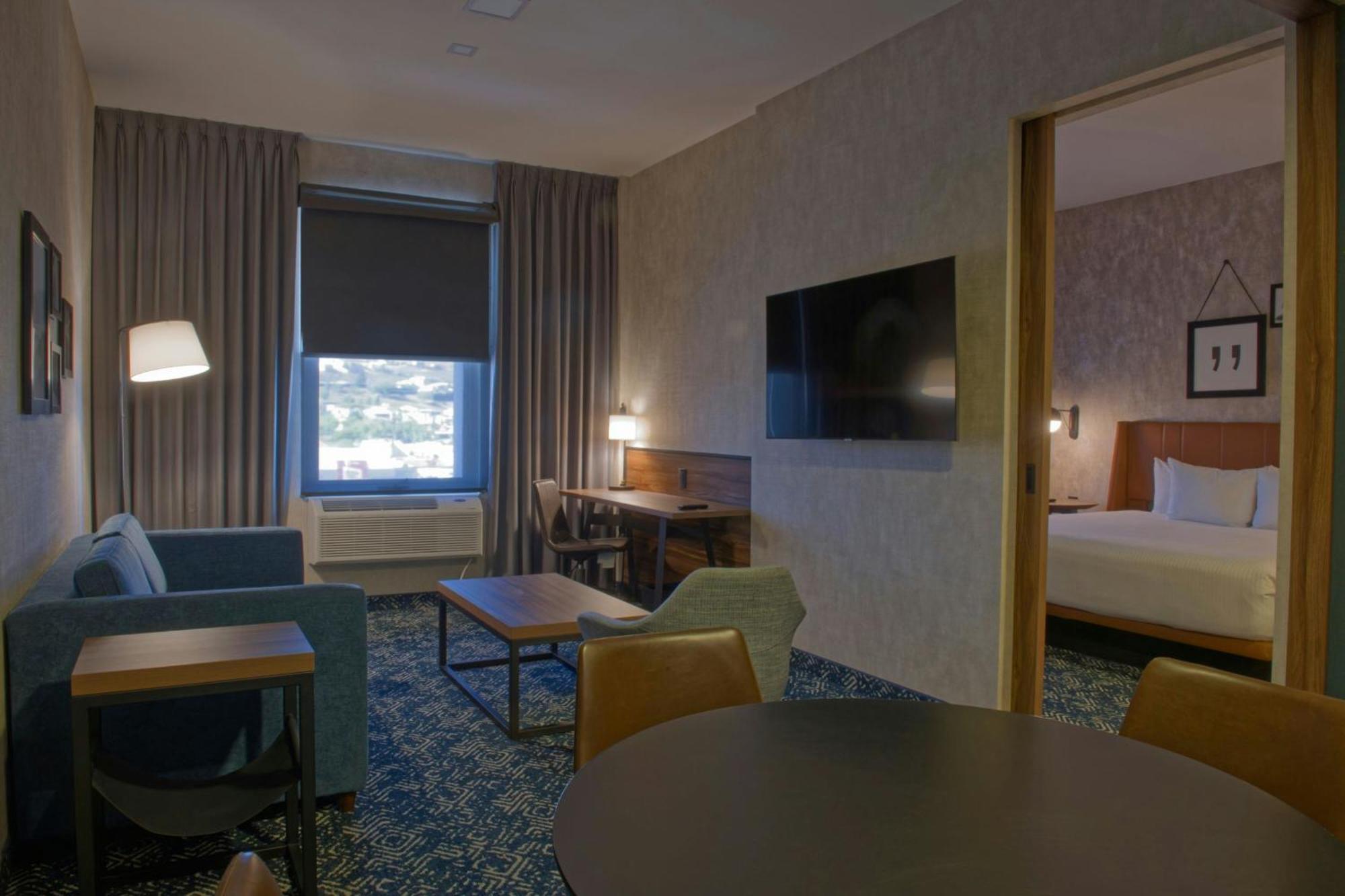 Four Points By Sheraton Distrito Uno Чиуауа Экстерьер фото